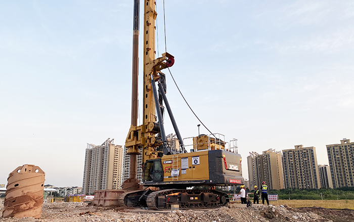 夯基珠江畔，总旋挖钻机助建超级工程！