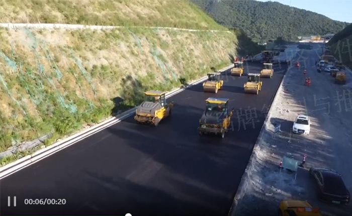 六横公路大桥：沥青路面的机械大秀