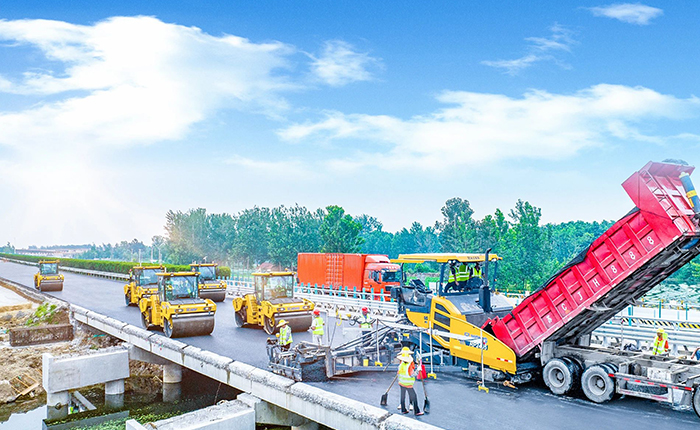 江苏高速上演总成套道路机械大片！