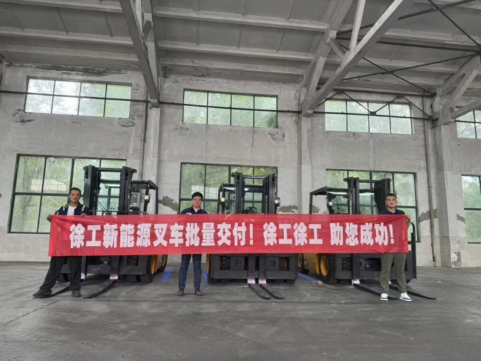 品质与服务共拓市场新局！总孔雀叉车赋能冶金行业