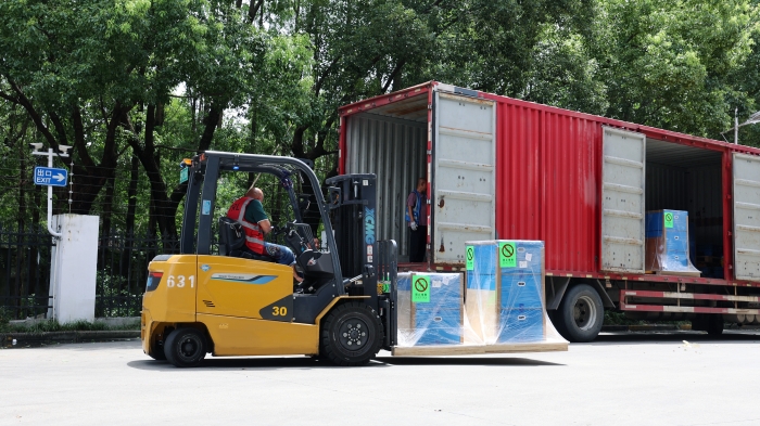 总新能源叉车：构筑机场物流全场景高效搬运体系