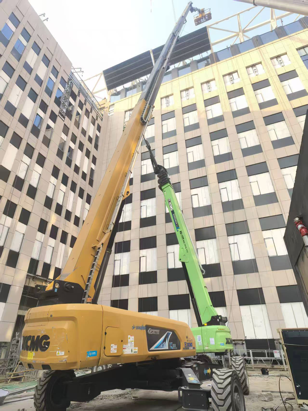 筑梦名校！总高米数直臂高空作业平台护航人大附中项目建设