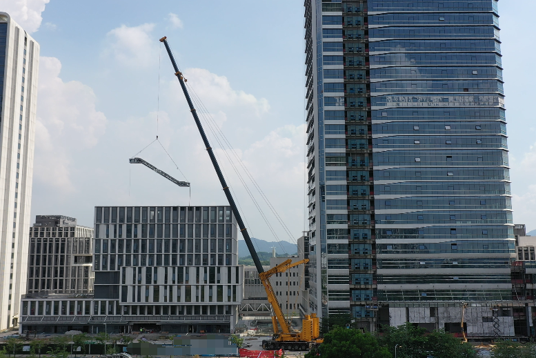 总XCA1000G9-1以“智”破局，赋能城市复杂空间高效吊装